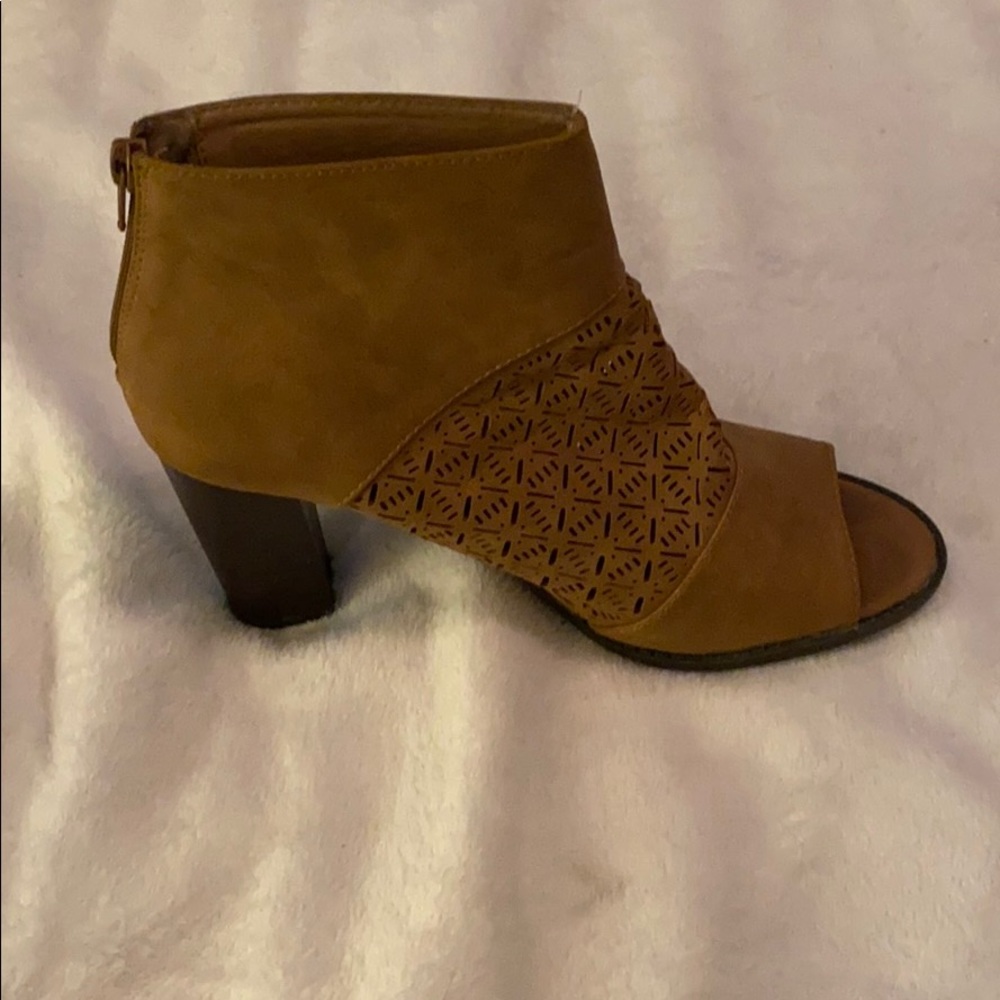 Daisy Brown Booties